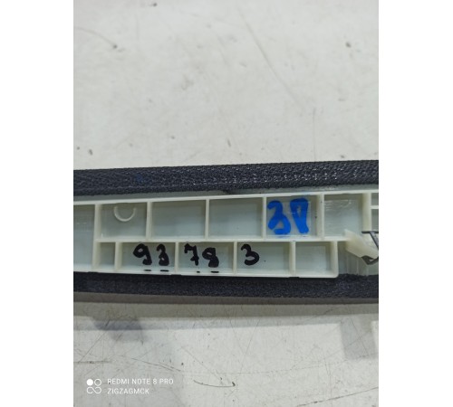 Обшивка крышки багажника (правая)