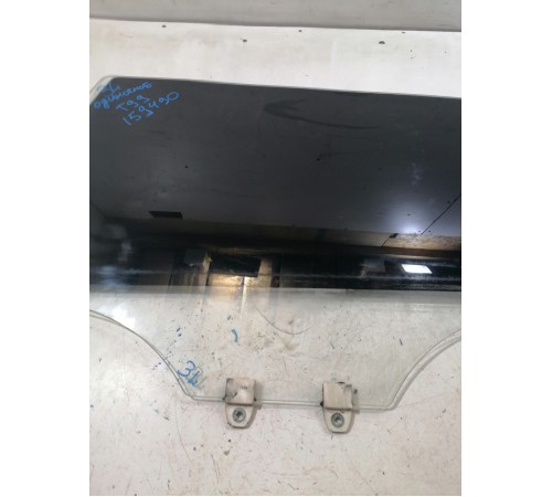 Стекло двери заднее левое