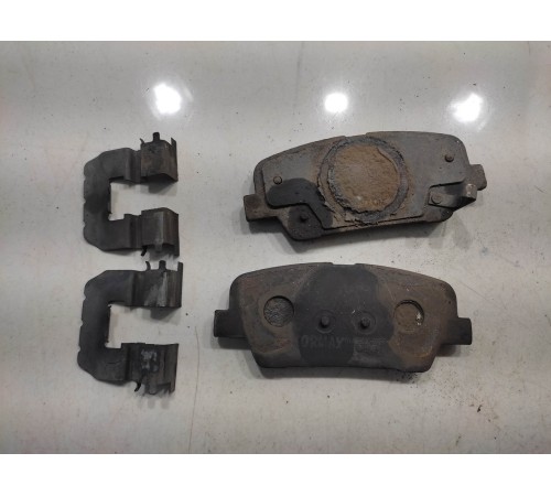 Колодки тормозные (задние левые)