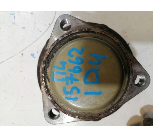 Ступица передняя левая