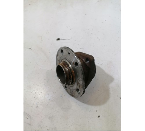 Ступица передняя левая