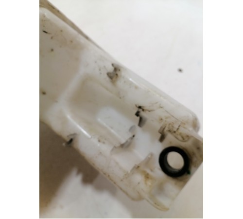 Бачок омывателя лобового стекла