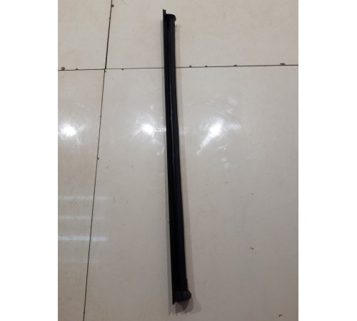 Молдинг стекла(задний левый)