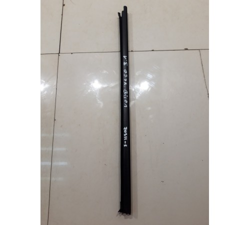 Молдинг стекла(задний левый)