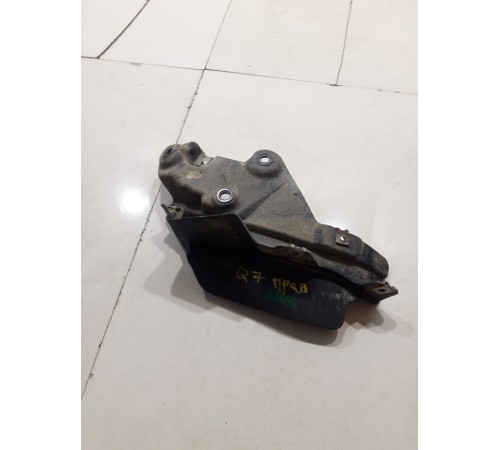 Брызговик (задний правый)