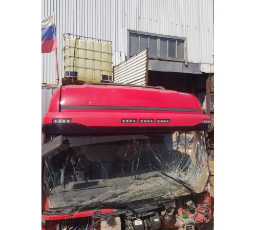 Передний спойлер кабины в сборе