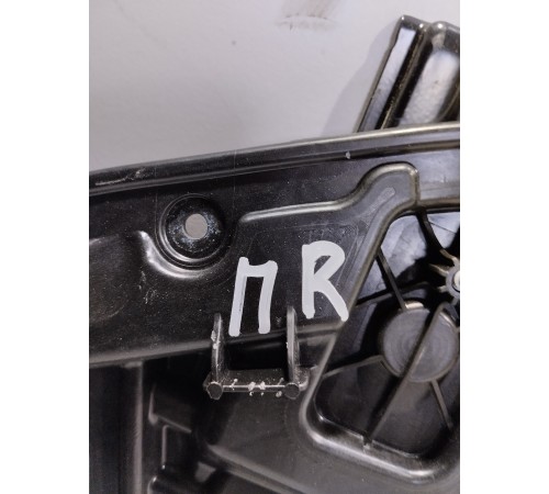 Стеклоподъемник (передний правый)