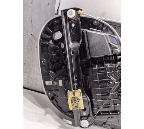 Стеклоподъемник (передний правый)