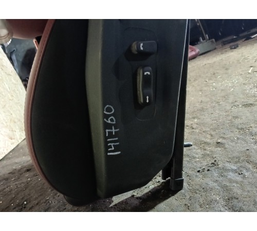 Сиденье переднее левое