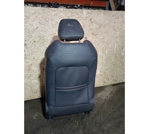 Сиденье переднее левое