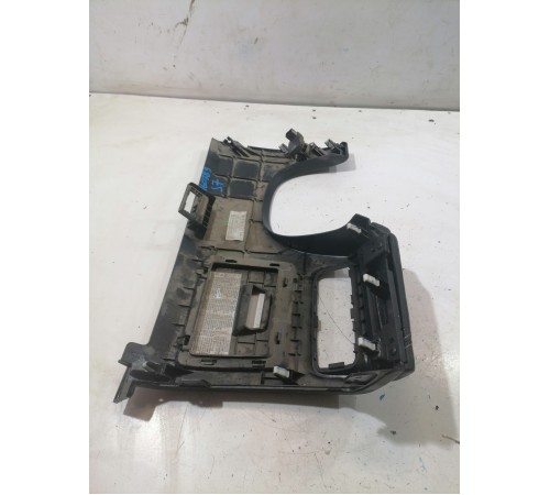 Накладку консоли передней панели