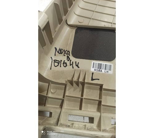 Обшивка центральной стойки(левая верхняя)