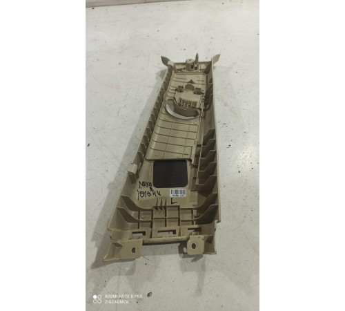 Обшивка центральной стойки(левая верхняя)