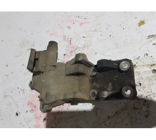 Кронштейн генератора