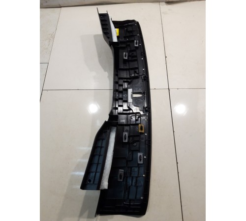 Накладка замка багажника(задней панели)