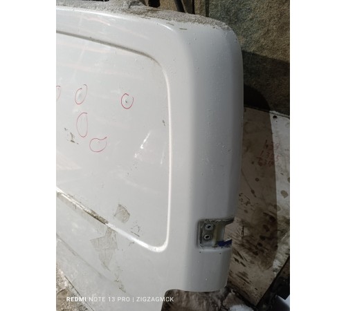 Дверь багажника правая