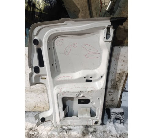 Дверь багажника правая