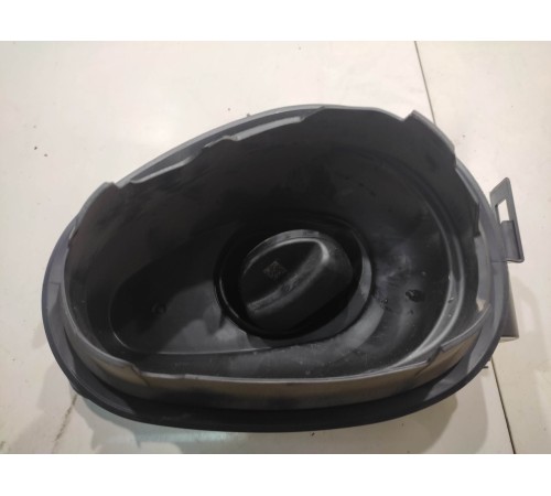 Лючок бензобака