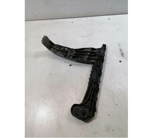 Кронштейн заднего бампера правый