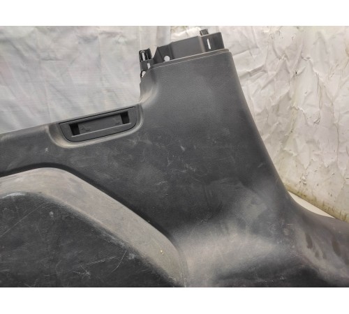 Обшивка багажника (левая)