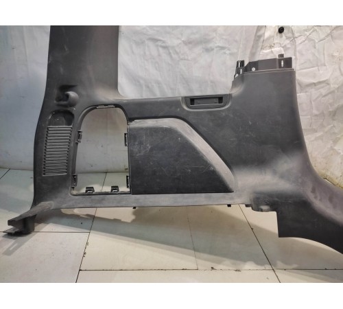 Обшивка багажника (левая)