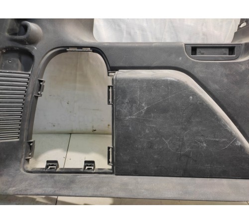 Обшивка багажника (левая)