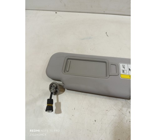 Козырек солнцезащитный правый