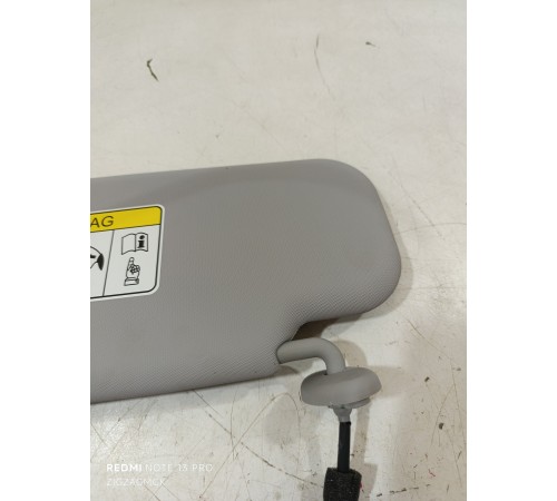 Козырек солнцезащитный правый