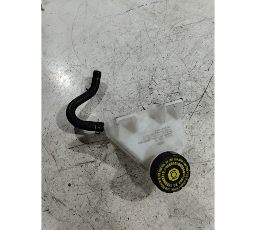 Бачок тормозной жидкости