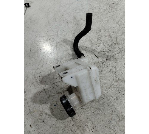 Бачок тормозной жидкости