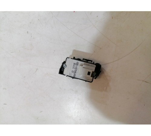 Кнопка блокировки двери передняя левая