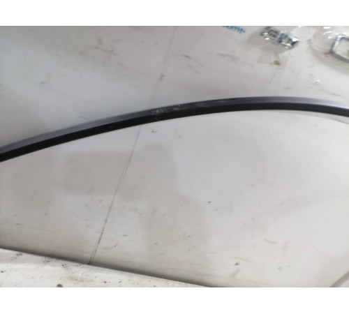 Уплотнитель стекла передний правый внутренний