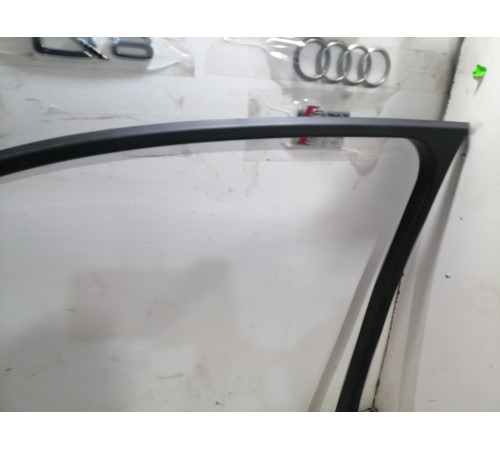 Уплотнитель стекла передний правый внутренний