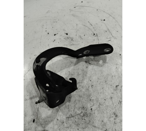 Петля крышки багажника левая