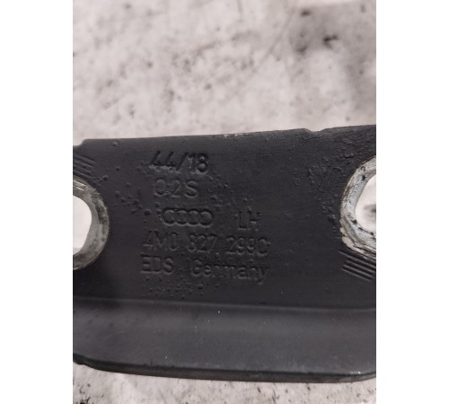 Петля крышки багажника левая