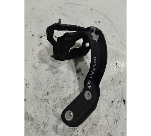 Петля крышки багажника левая