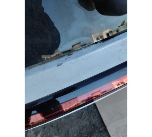 Крышка багажника в сборе