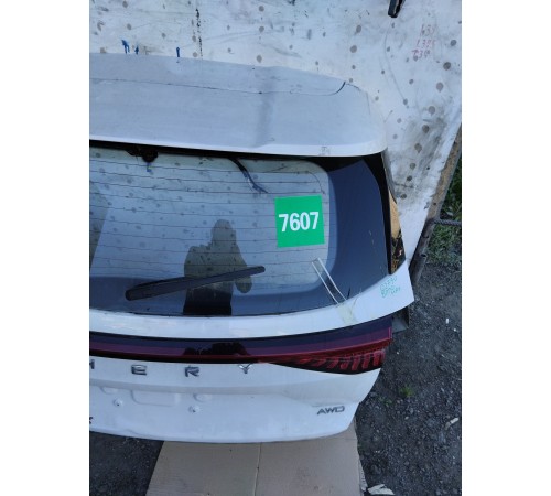 Крышка багажника в сборе