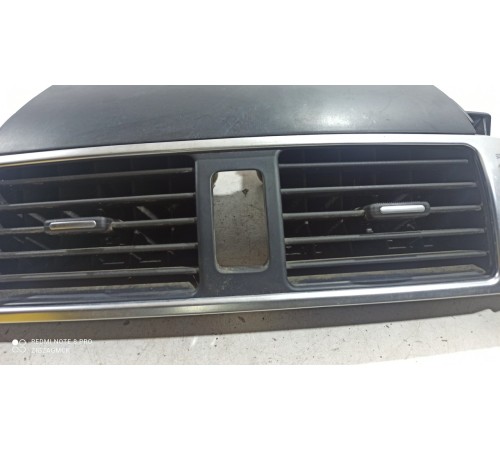 Воздушный дефлектор центральный в сборе