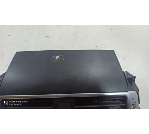 Воздушный дефлектор центральный в сборе