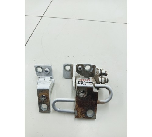 Комплект петель задней правой двери