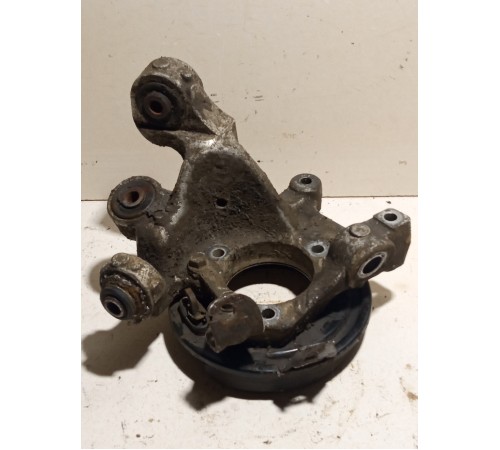 Кулак поворотный задний правый