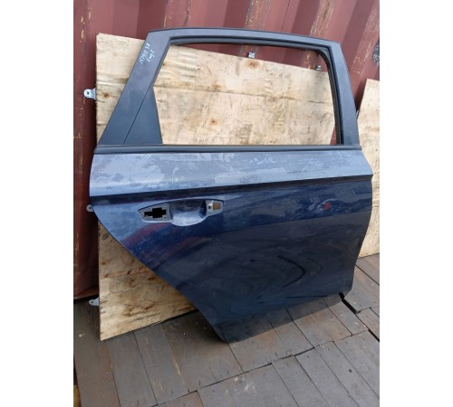 Дверь задняя правая (уценка)