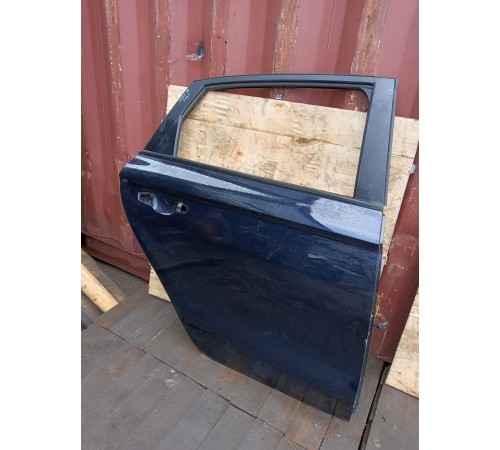 Дверь задняя правая (уценка)