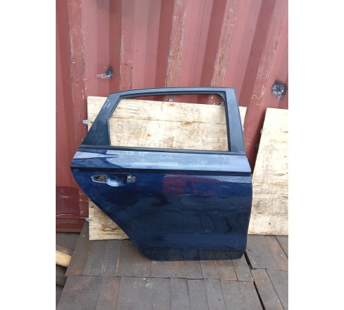 Дверь задняя правая (уценка)