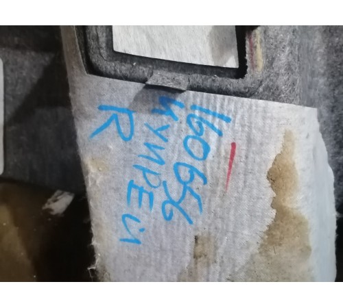 Обшивка багажника правая