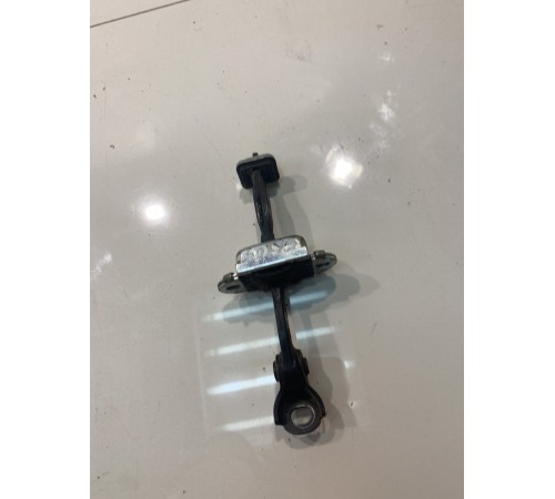 Ограничитель задней правой двери