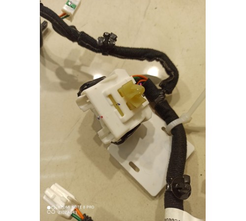 Электропроводка обшивки двери(задняя правая)