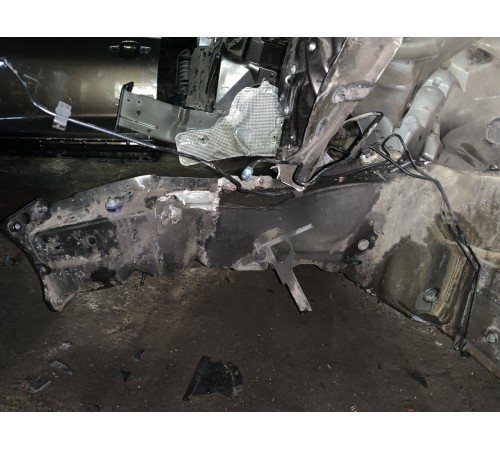 Лонжерон (передний, левый)