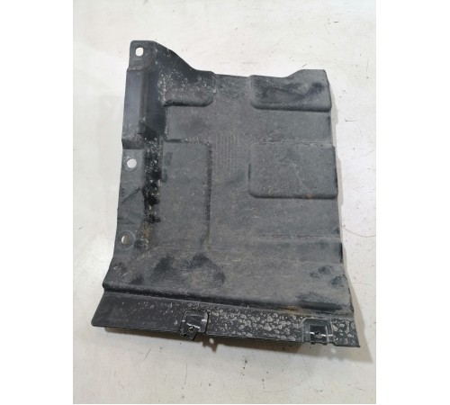 Пластик кузова передний левый